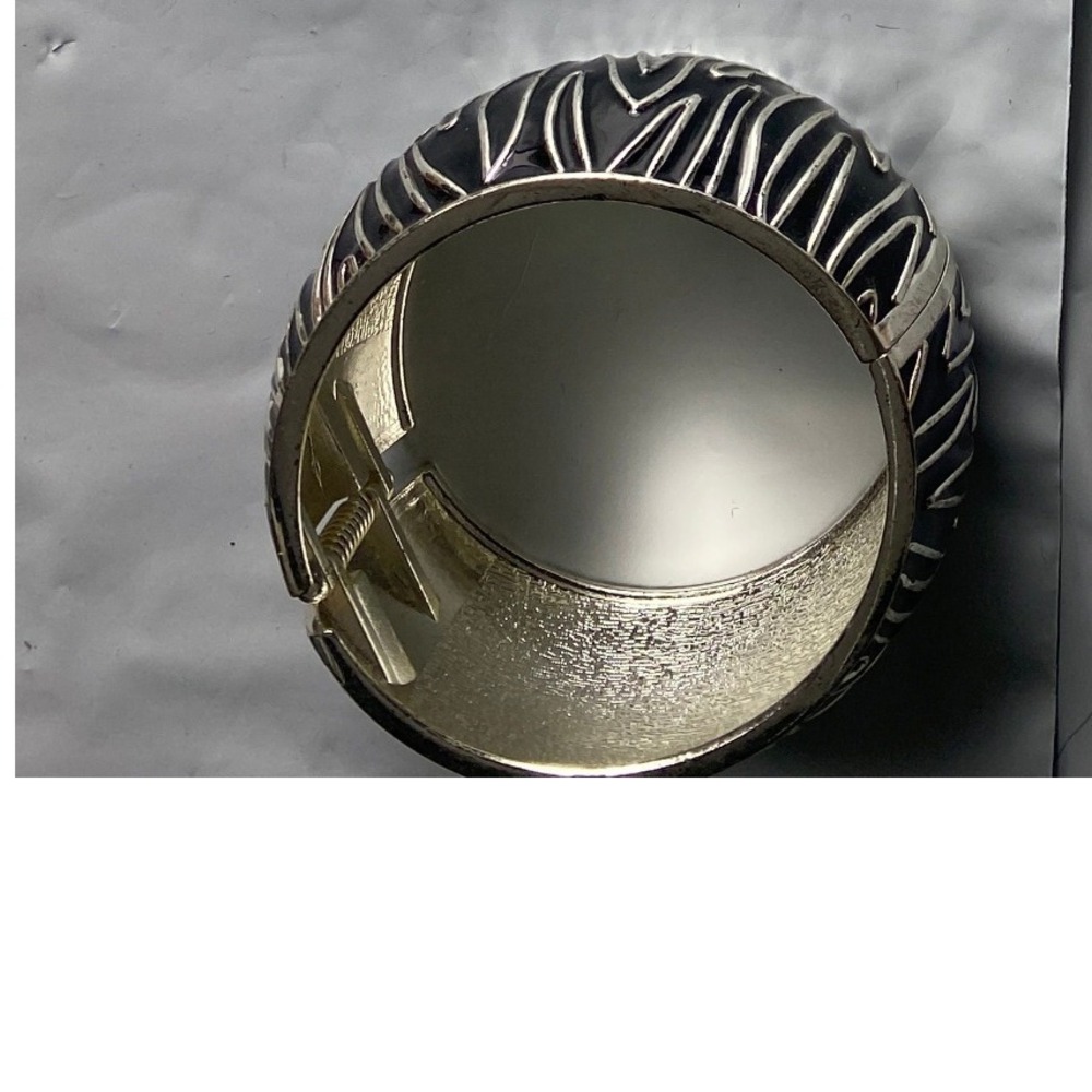 Womens Silver Tone‎ Zebra Print Cuff Bracelet Fashion Jewelry
